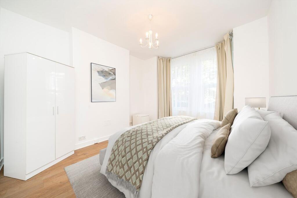 Apartment in London - View 5