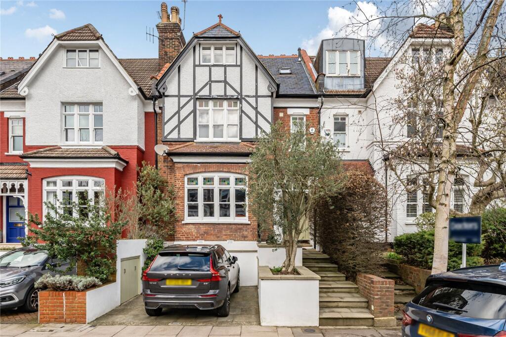 Main image of property: Onslow Gardens, London, N10