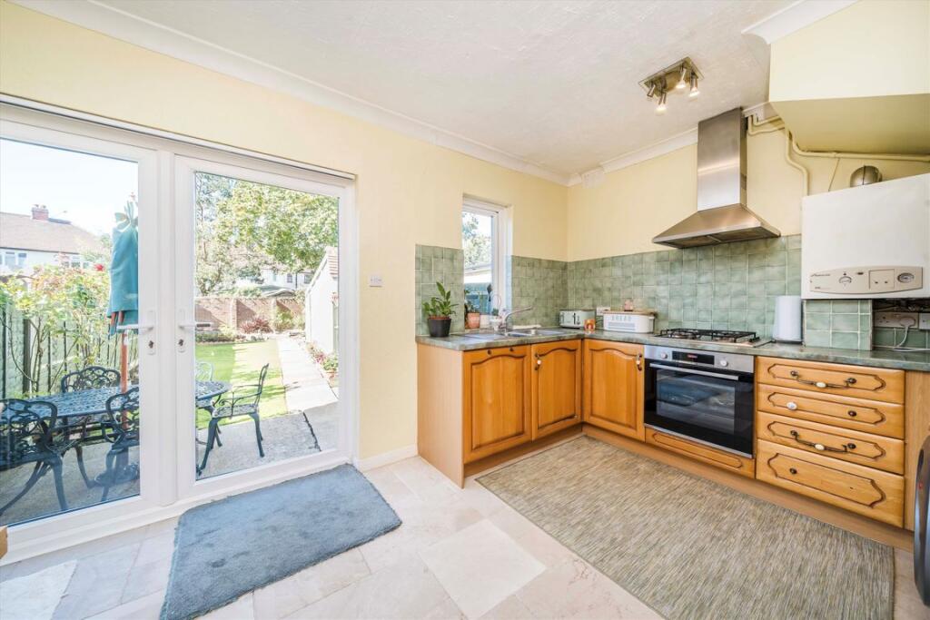 House in London, Royal Borough of Kingston upon Thames - View 3