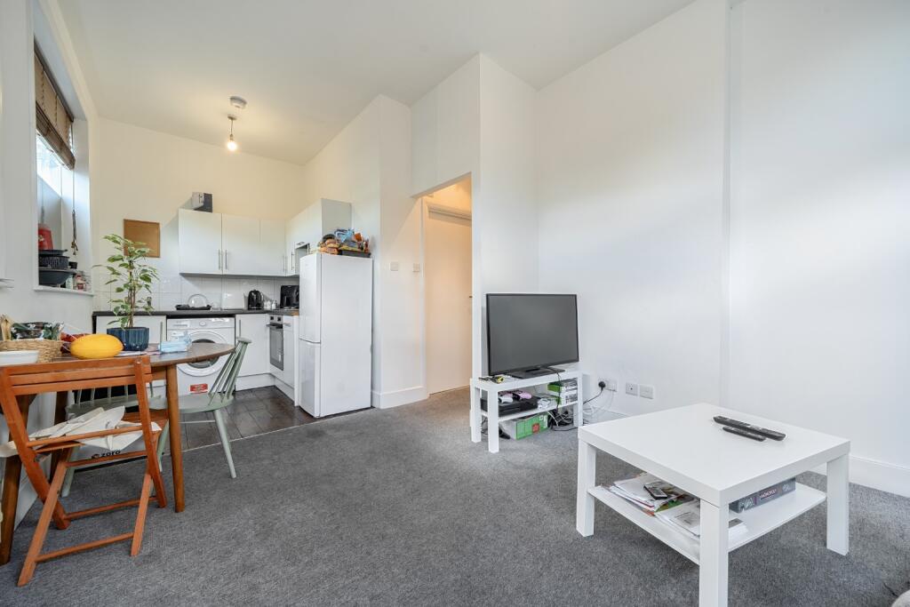 Apartment in London - View 3