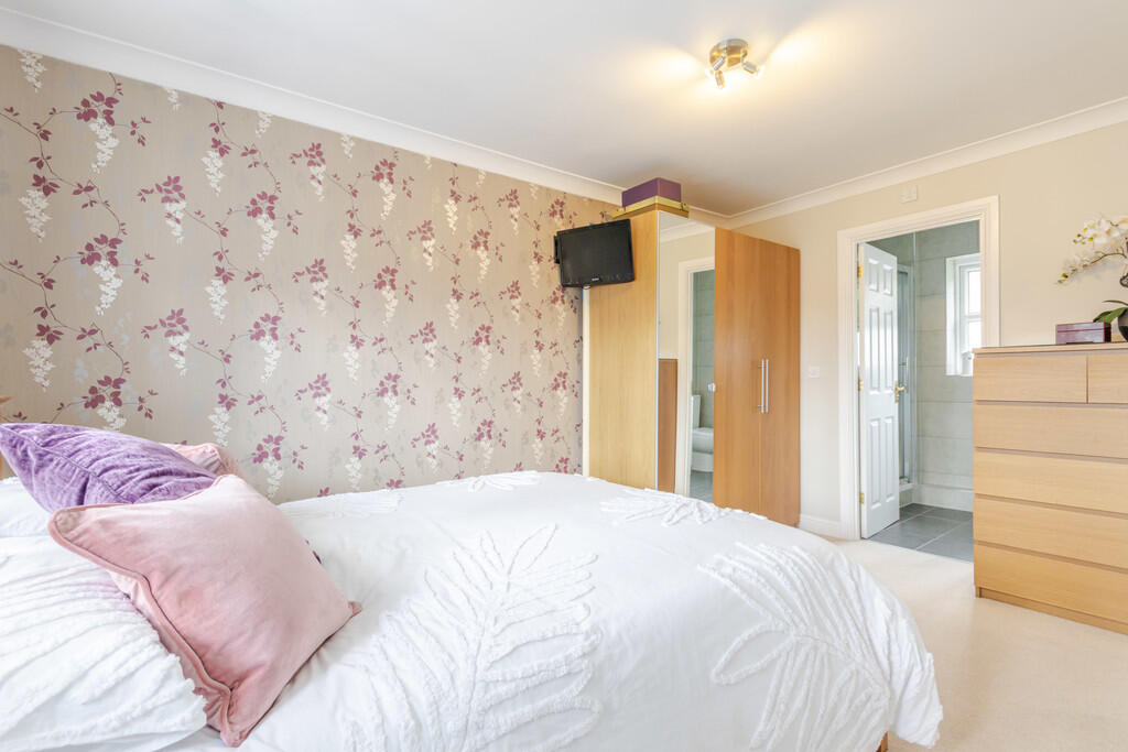 House in Watford - View 5