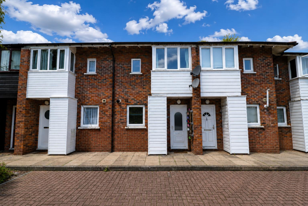 Main image of property: Sefton Way, Uxbridge