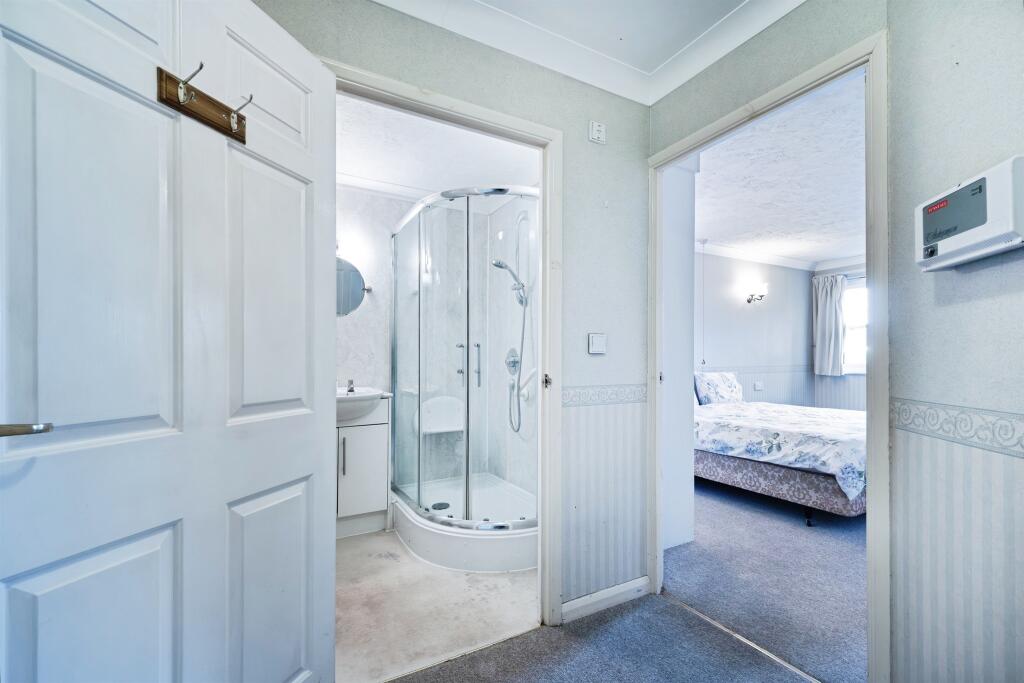 Hamilton Court, Lammas Walk, Leighton Buzzard - View 6