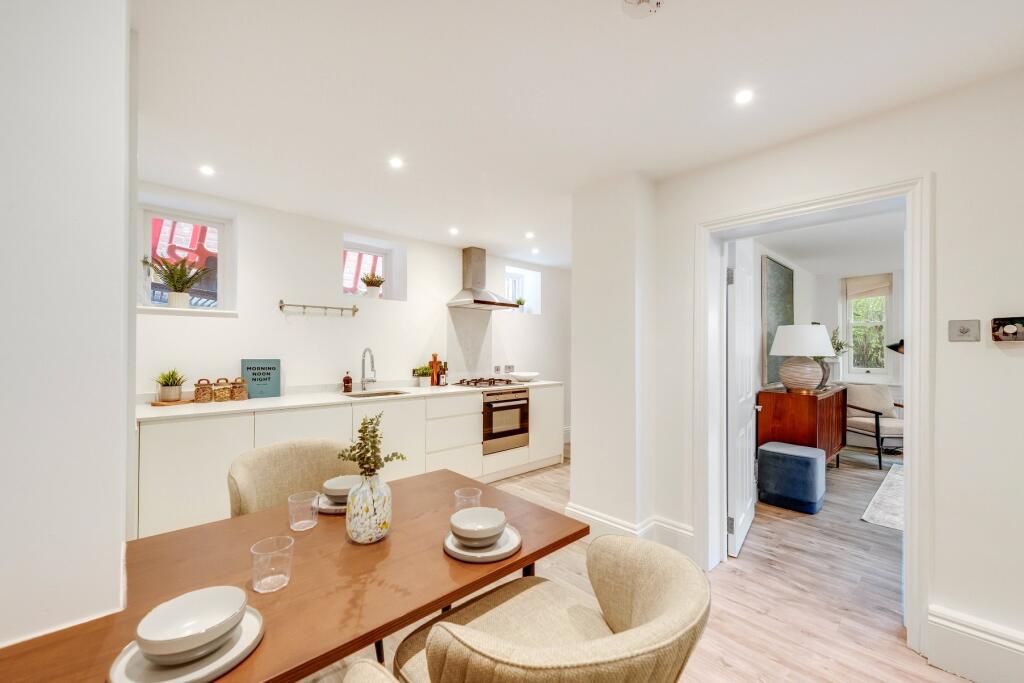 Apartment in London - View 5