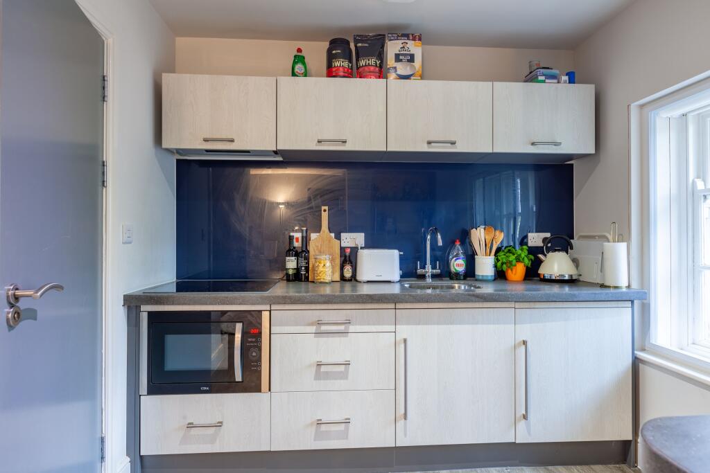Apartment in Swansea, Castle - View 4