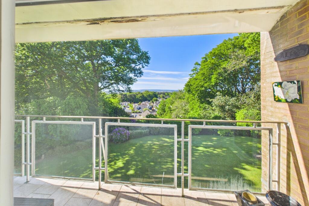 Wallace Road, Broadstone, Dorset, BH18 photo 3