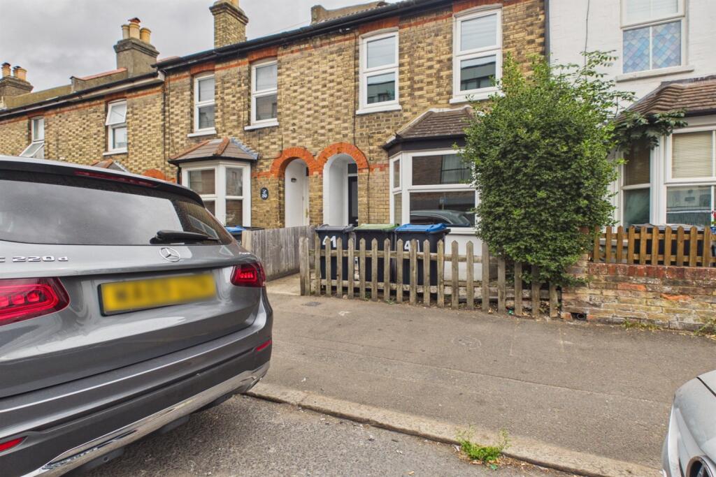 Main image of property: Sanderstead Road, South Croydon, CR2