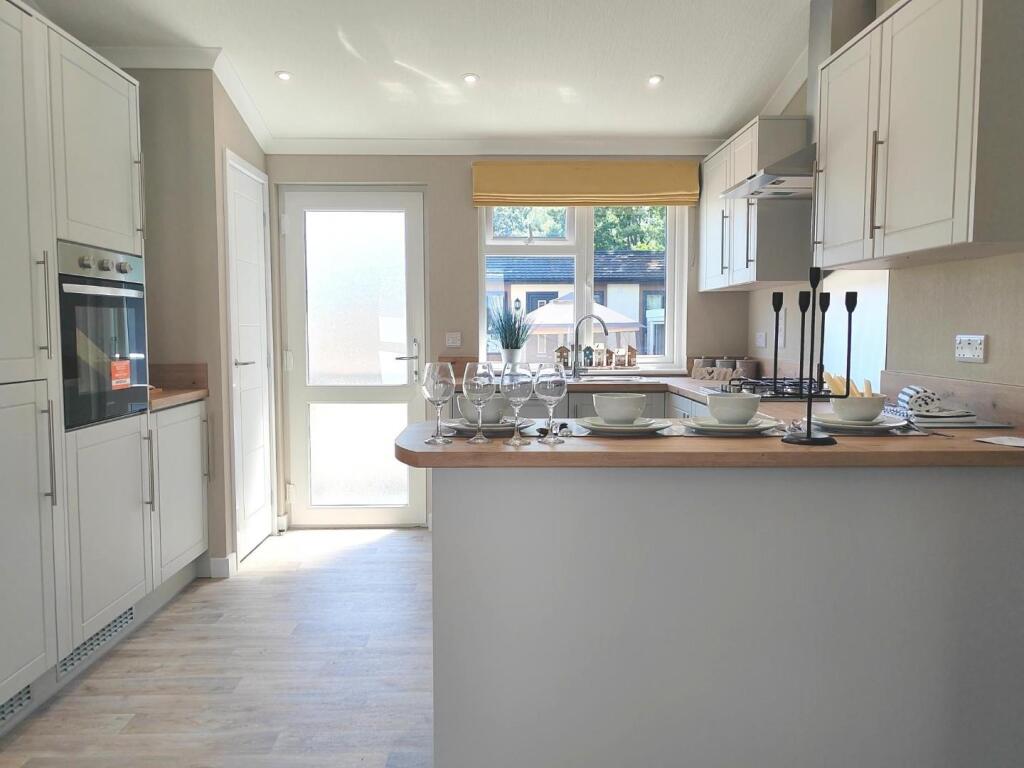 House in Wokingham - View 2