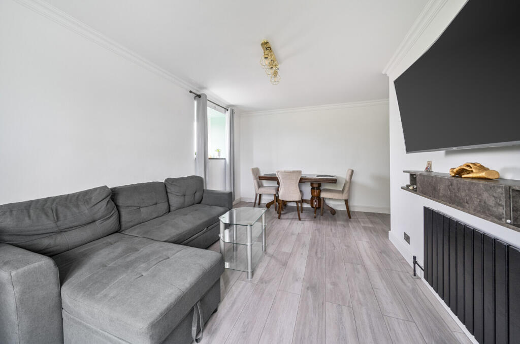 Apartment in Bracknell - View 3