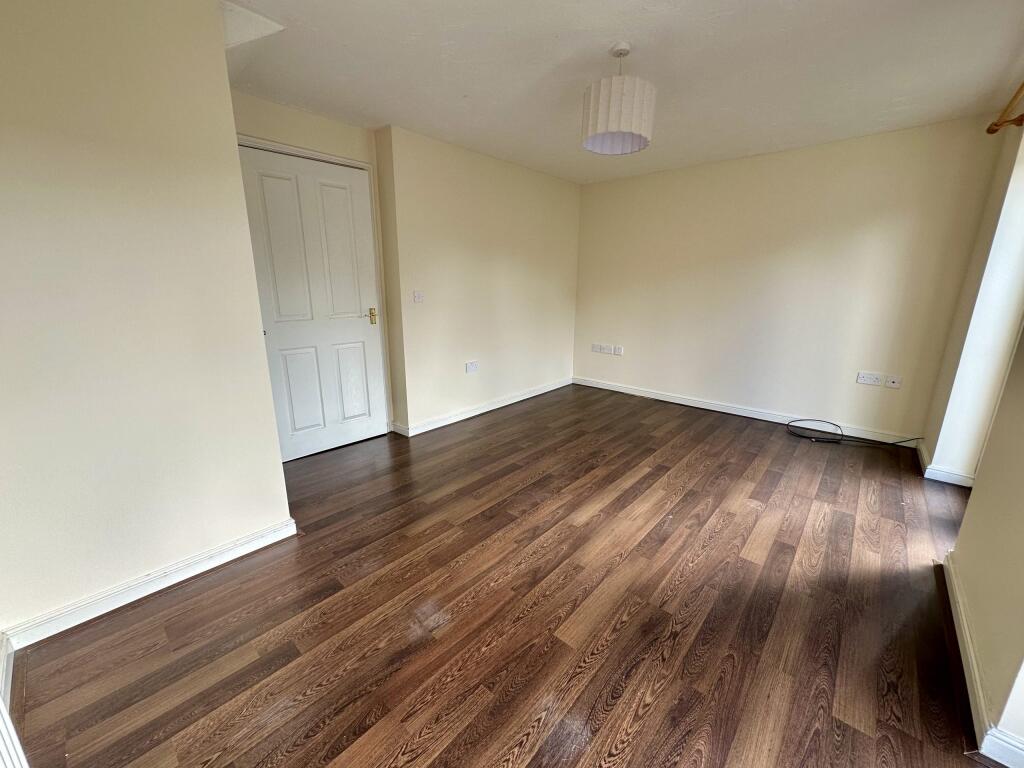 Whitpark Grove, Burnley photo 3