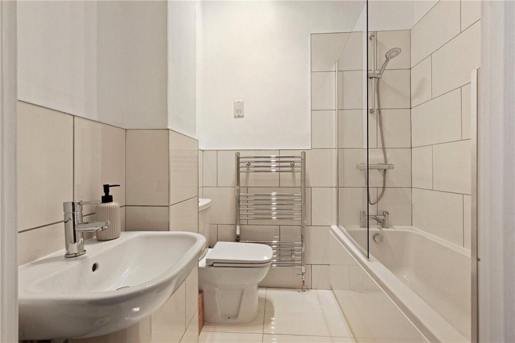 Apartment in London - More