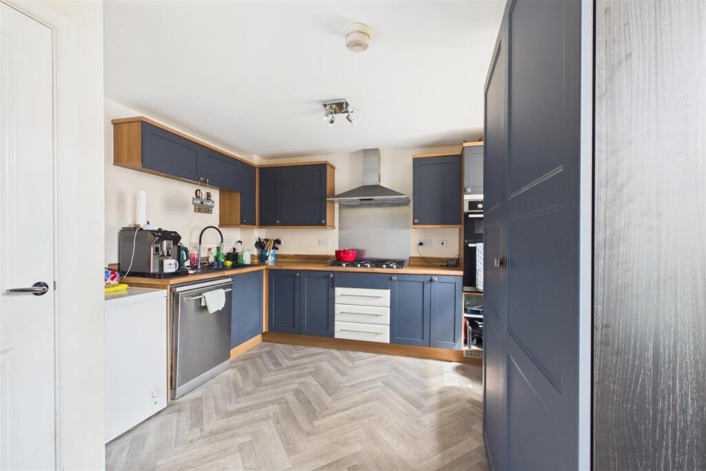 House in Newark, Fernwood - View 2