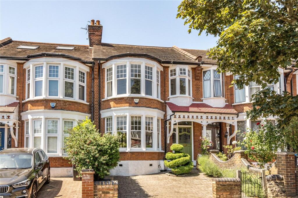 Main image of property: The Grove, Palmers Green, London, N13