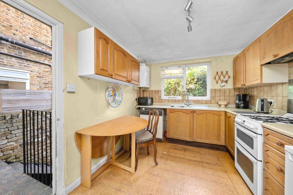 House in London - View 4