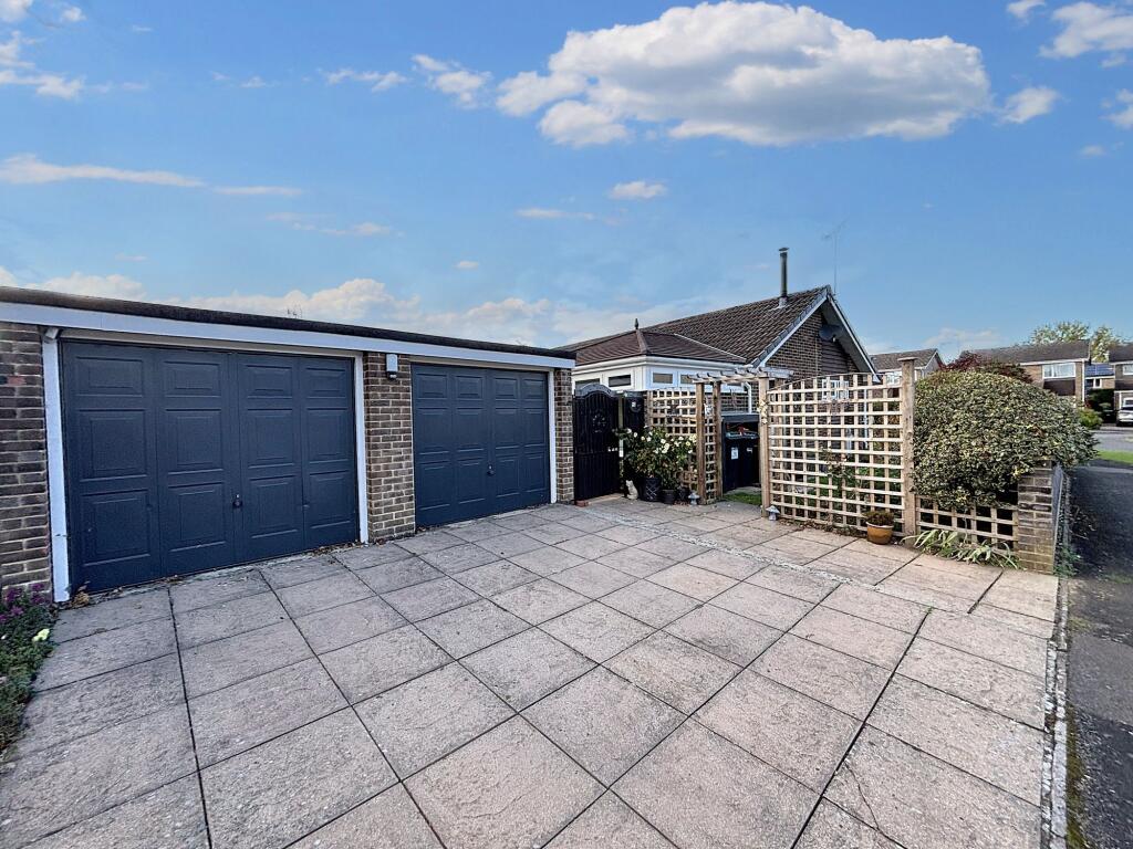 Willow Avenue, Fordingbridge, SP6 photo 4