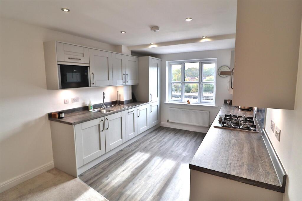 Edgewater Place, Warrington photo 2