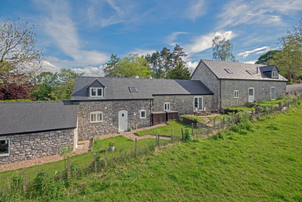 Back Road, Llanarmon-Yn-Ial, Mold photo 4