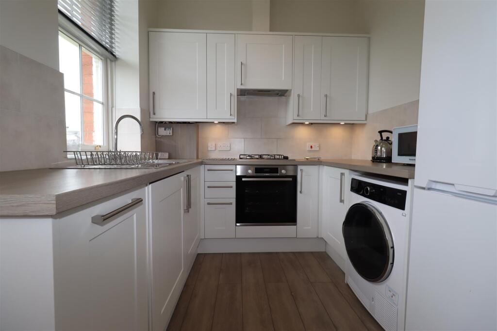 Apartment in Macclesfield, Cheshire East - View 4
