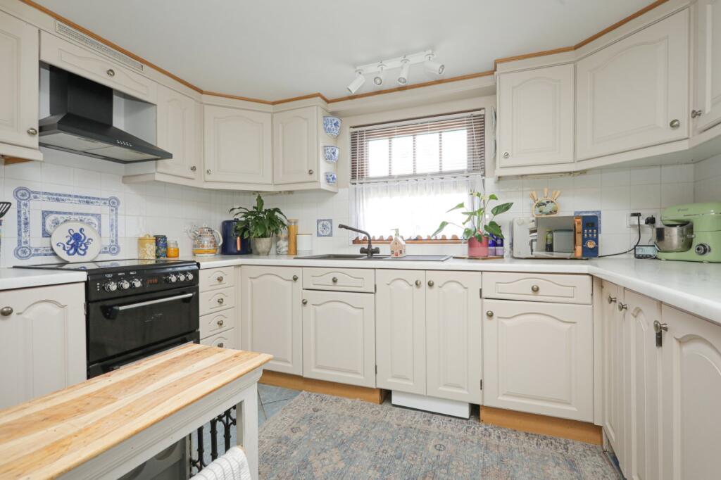 The Courtyard, Durlock Road, Staple, Canterbury, CT3 - View 5