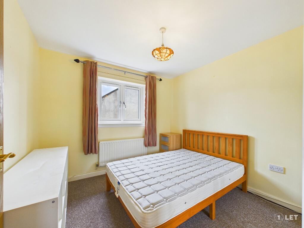 Apartment in Edinburgh, Wester Hailes - View 4