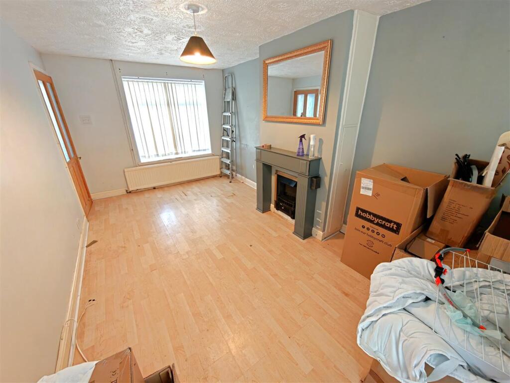 Cransley Gardens, Corby - View 3