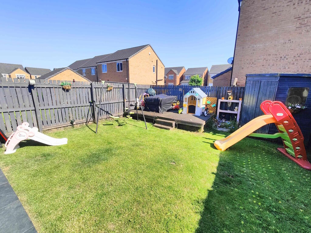 House in Bradford, Staithgate, Low Moor - View 2