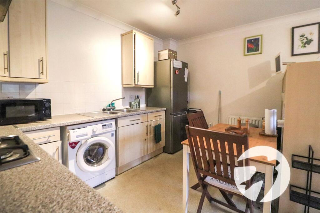Apartment in London - More