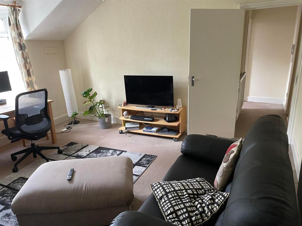 House in Cardiff, Tredegarville, Roath - View 3