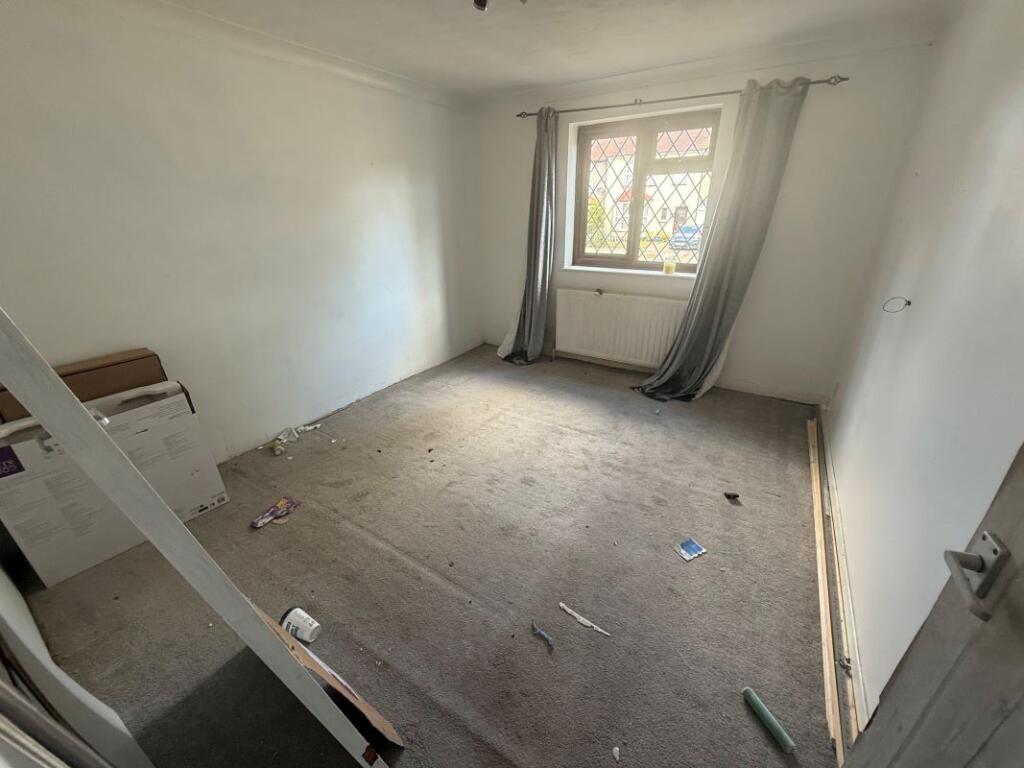 Apartment in Southend-on-Sea - View 4