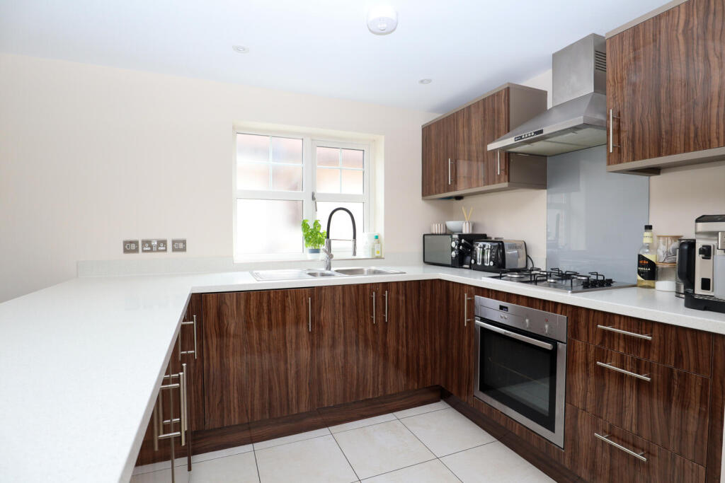 Apartment in Croydon - View 5