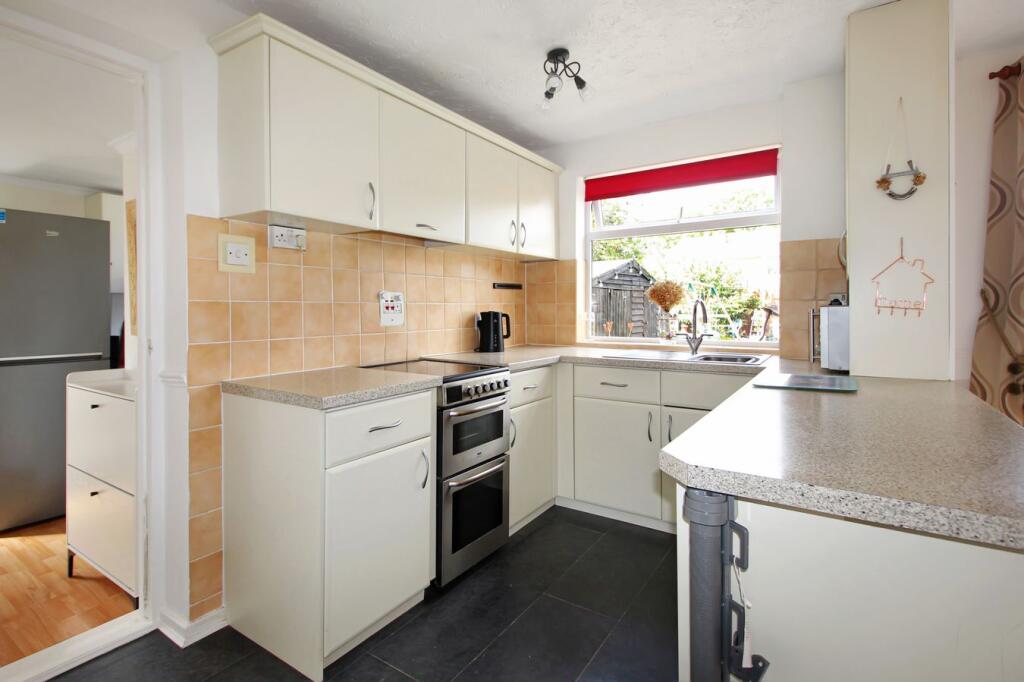 House in Rugby, Dunchurch - More