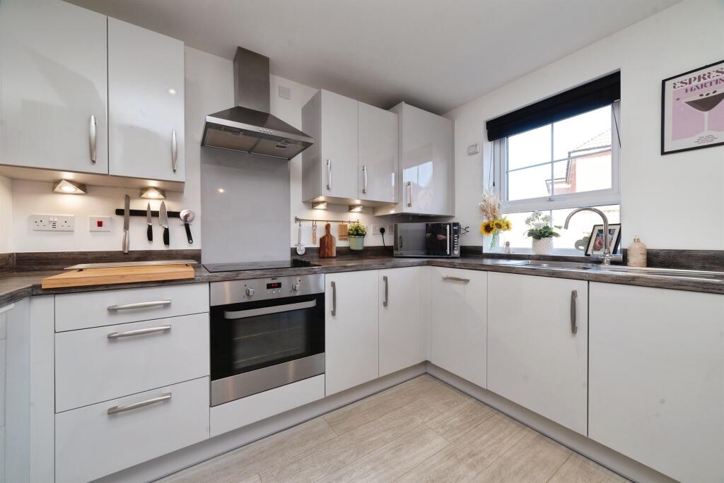House in Hull - View 5