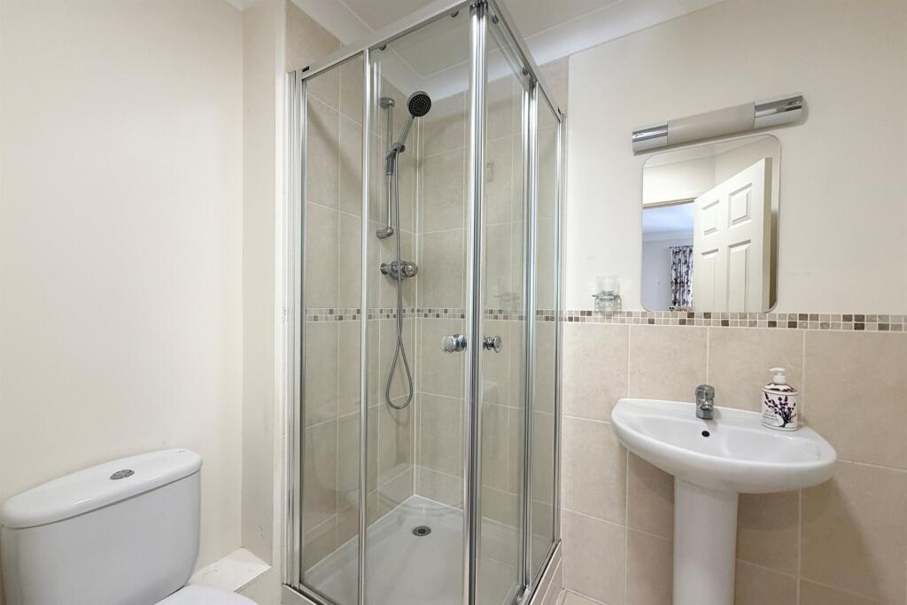 Apartment in Southampton - View 5
