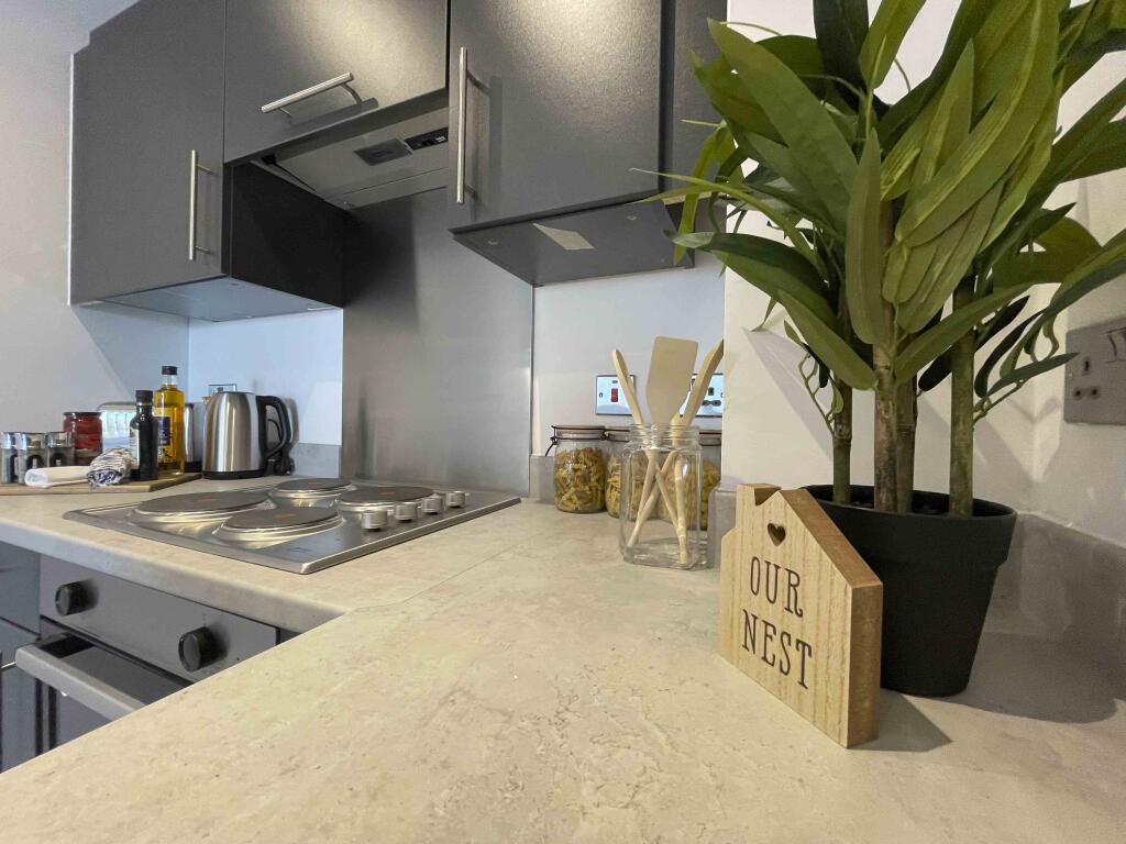 Apartment in Liverpool - More