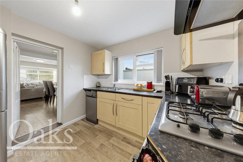 House in London, Thornton Heath - More