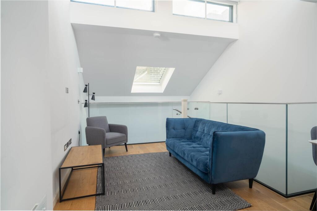 Main image of property: 1a Highgate Road, London