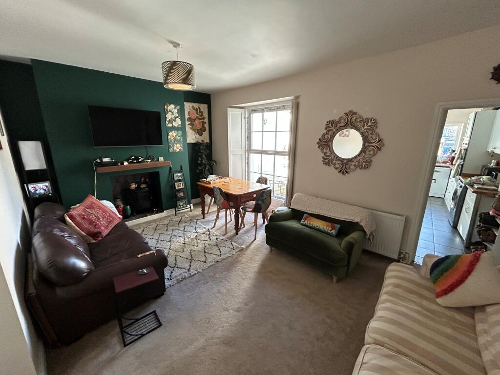 Main image of property: Raglan Place