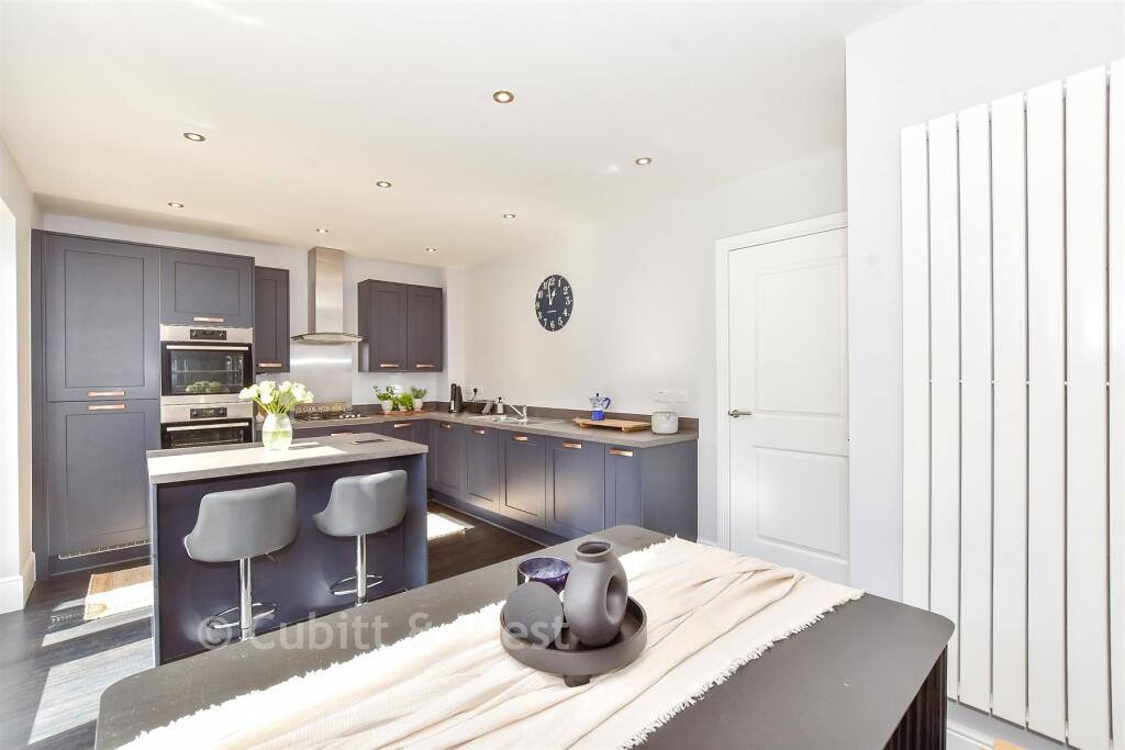 House in Winchester, Newlands - More