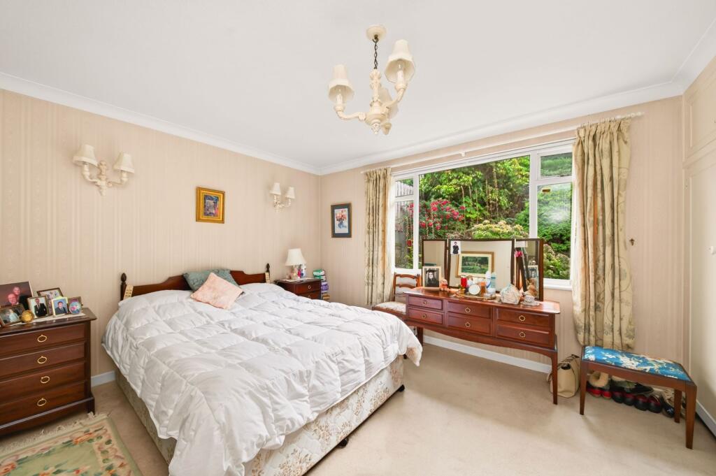 House in Huddersfield - View 4