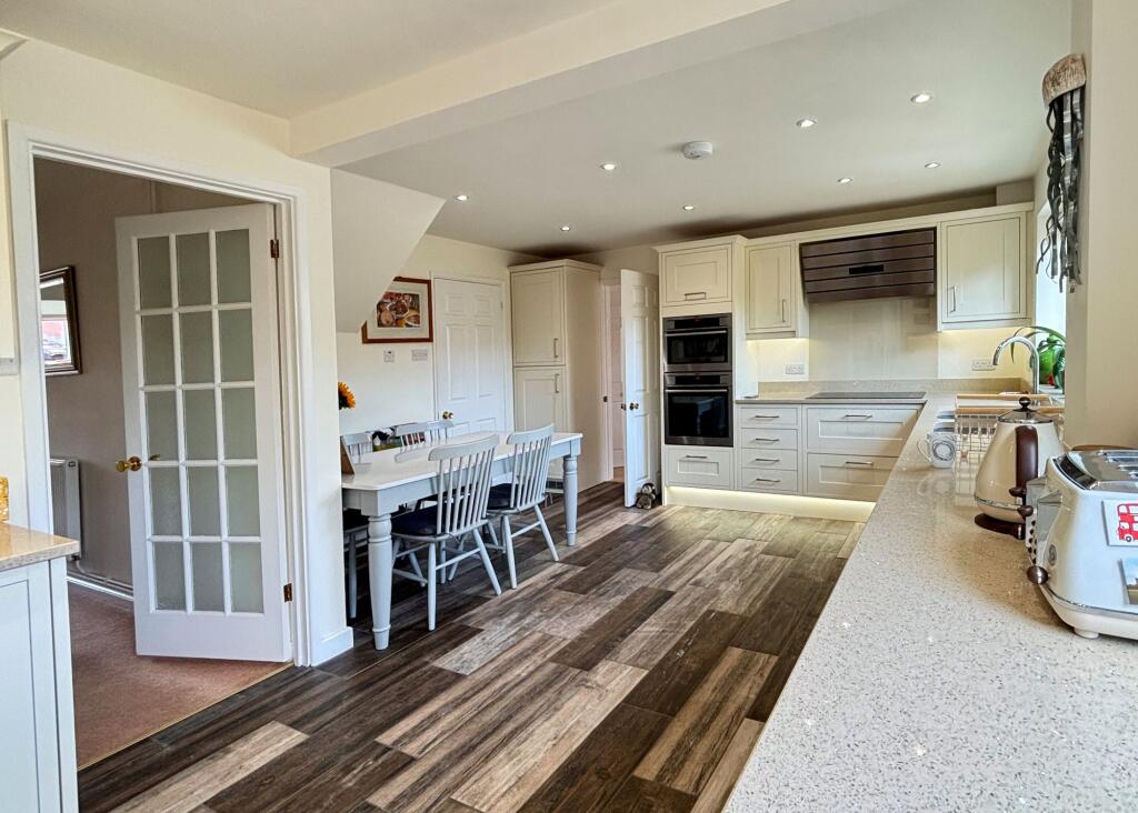 House in Gloucester, Gloucestershire - More