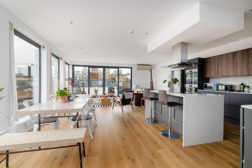 Main image of property: Dock Street, Tower Hamlets, E1