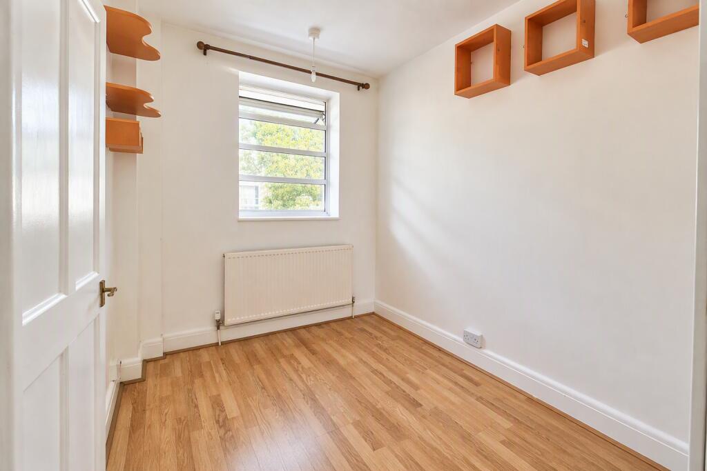 Apartment in London, Spring Grove - More