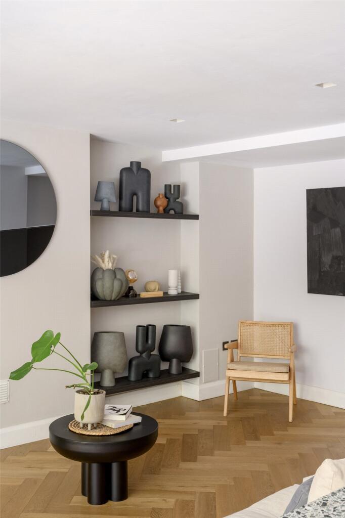 Apartment in London - View 5