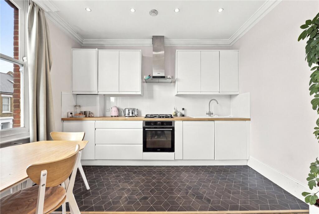 Apartment in London - View 2