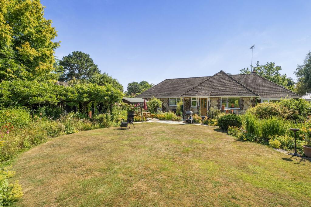 Melrose Place, Storrington, RH20 photo 4
