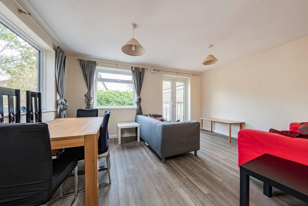House in Twickenham - View 4