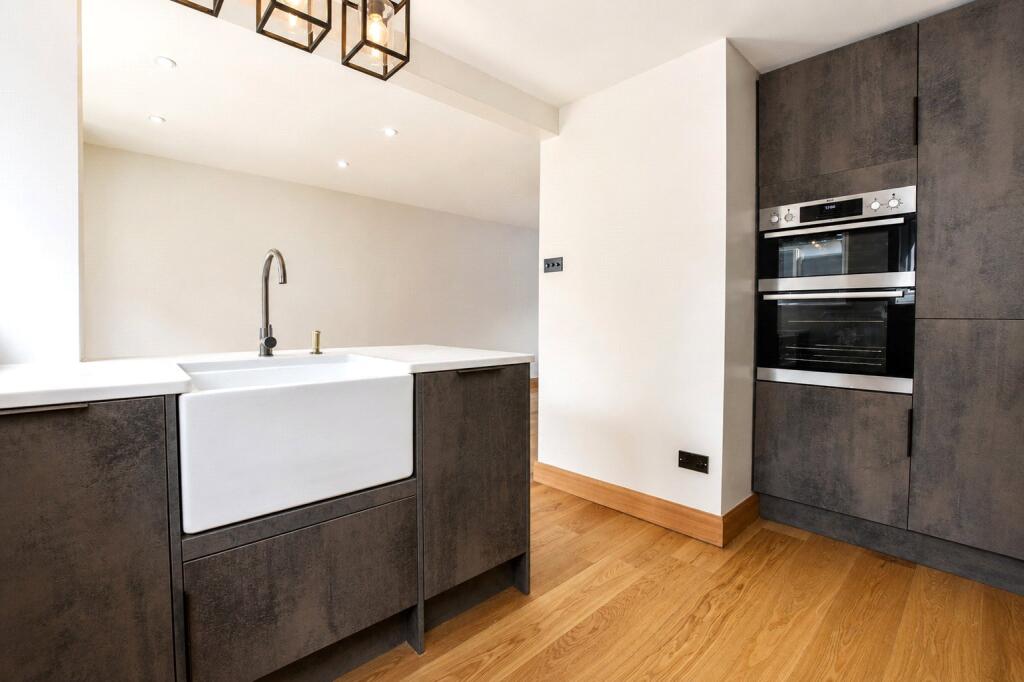 House in Northampton, West Northamptonshire - View 2