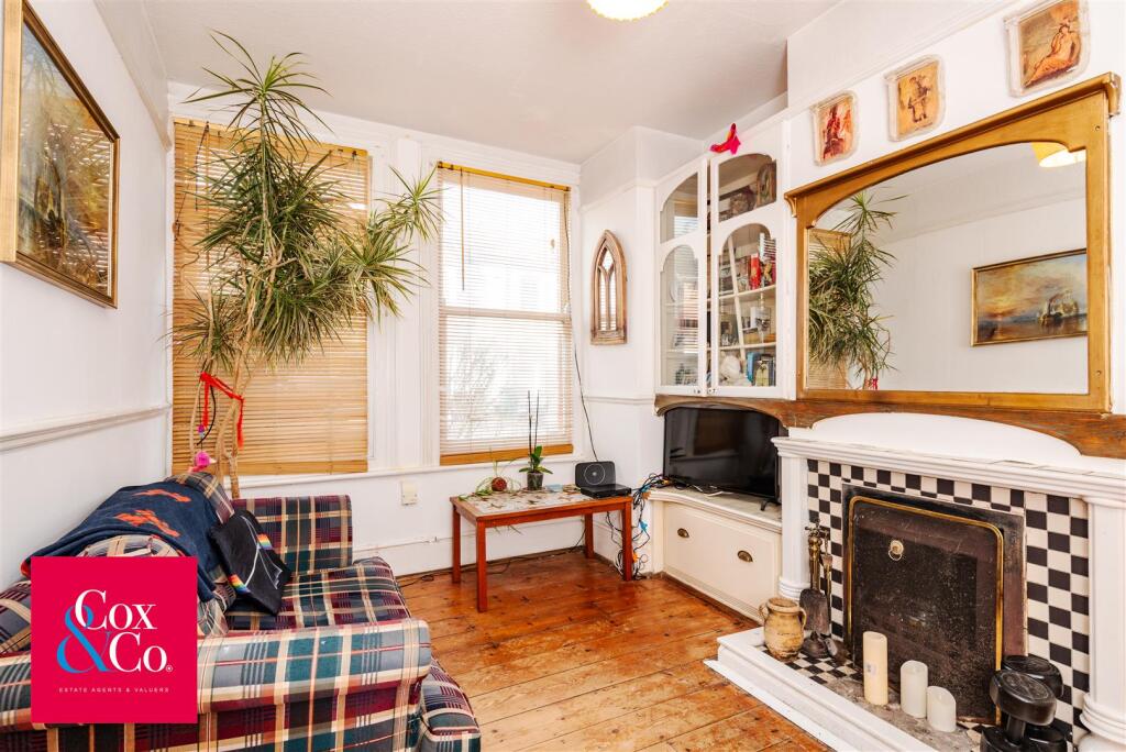 Apartment in Hove, Brighton and Hove - View 3