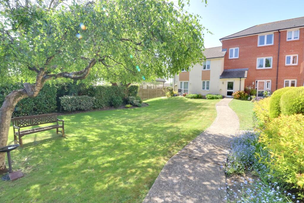 Apsley Lodge, London Road, Waterlooville photo 3