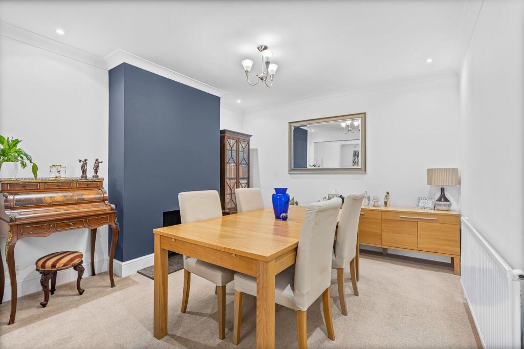 House in Twickenham - View 4